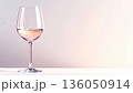 お洒落なワイングラスのイメージ画像 136050914