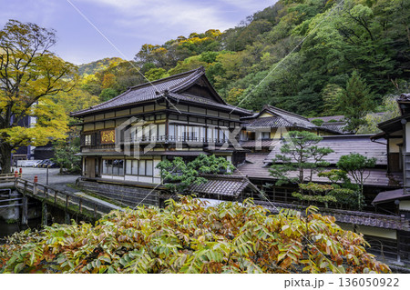 会津 東山温泉街 湯川 福島県会津若松市 会津 東山温泉街 湯川 福島県会津若松市 136050922