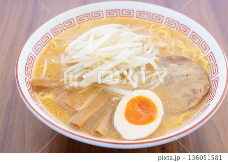 モヤシたっぷりの美味しい味噌ラーメン 136051581