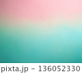 やさしい春色のパステルグラデーション背景 136052330