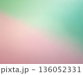 やさしい春色のパステルグラデーション背景 136052331