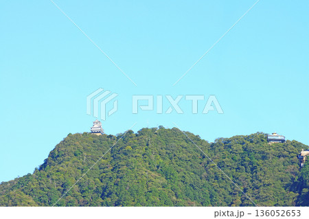 岐阜県岐阜市、金華山頂上に建つ岐阜城の風景 岐阜県岐阜市、金華山頂上に建つ岐阜城の風景 136052653