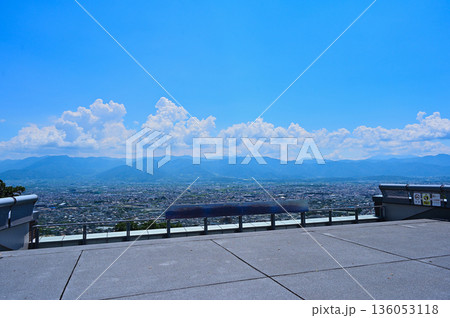 甲府盆地を見下ろす高台 甲府盆地を見下ろす高台 136053118