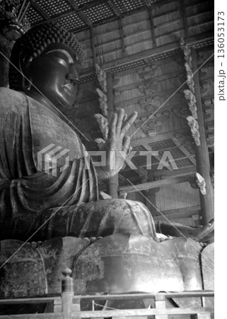 古写真　1962年　奈良　東大寺の大仏 136053173
