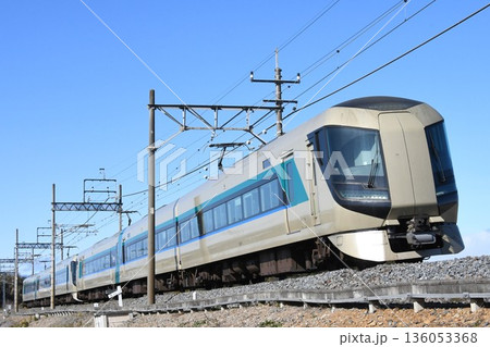浅草へ向けて伊勢崎線をゆく東武鉄道500系のリバティりょうもう号 浅草へ向けて伊勢崎線をゆく東武鉄道500系のリバティりょうもう号 136053368