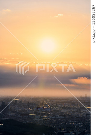生駒山から見る日の出 136055267