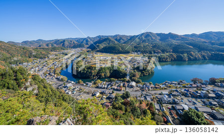 岐阜県川辺町の自然の風景　岐阜のグランドキャニオン 136058142