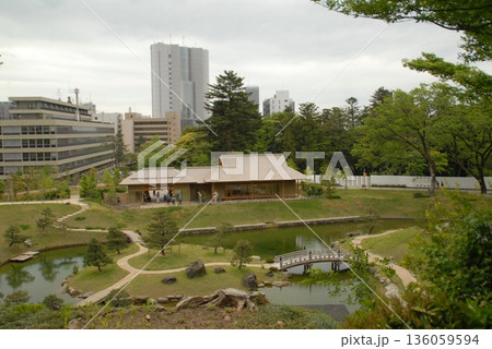 都市の中の静かな庭園風景特集と調和 都市の中の静かな庭園風景特集と調和 136059594