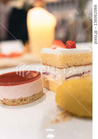 CHUSの結婚式で提供されるウエディングケーキとデザート CHUSの結婚式で提供されるウエディングケーキとデザート 136062066