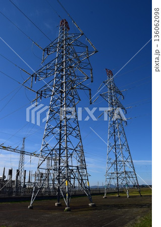 送電塔 高電圧交流 送電塔 高電圧交流 136062098