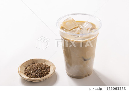 アイス　ほうじ茶ラテ 136063388