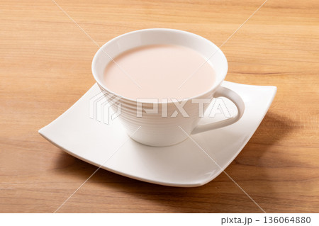 ホット ストロベリーラテ ホット ストロベリーラテ 136064880