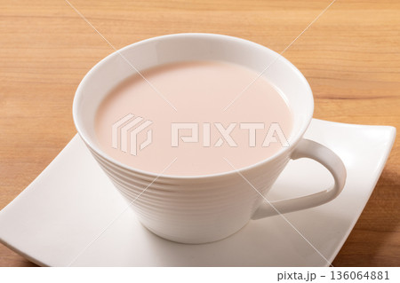 ホット ストロベリーラテ ホット ストロベリーラテ 136064881