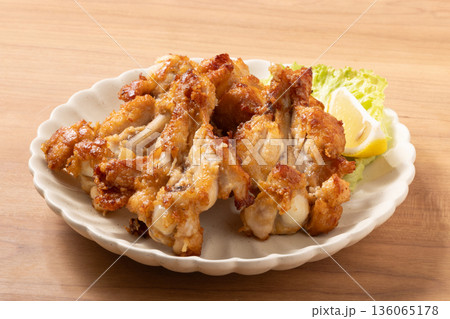 手羽元 開き 揚げ焼き 手羽元 開き 揚げ焼き 136065178