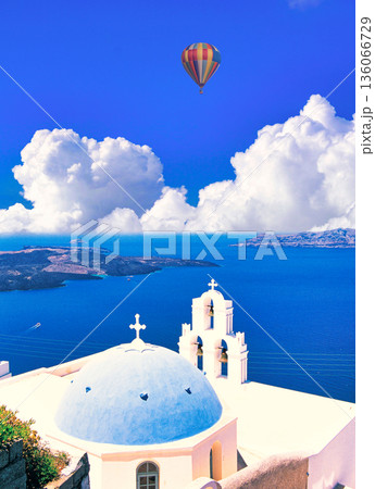 断崖絶壁に立つサントリー島の白い街並み 136066729