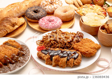 生活習慣病のおそれのある高カロリーな料理例（塩分） 136069436