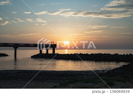 新潟 夕凪の橋(出雲崎町) 新潟 夕凪の橋(出雲崎町) 136069839
