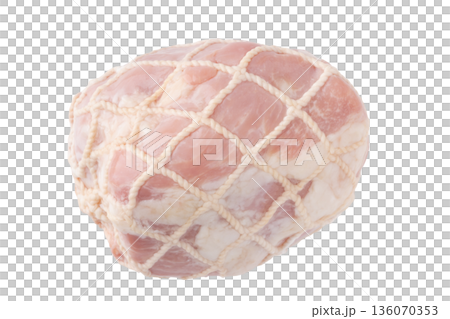 透明背景（png）に紐で巻かれた豚のももハム 136070353