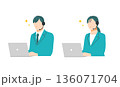 コールセンターで働くイキイキとしたスーツの男女のイラストセット 136071704