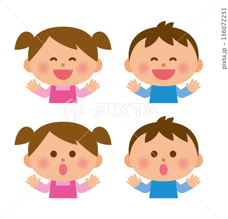 両手を広げて驚く子供 136072251