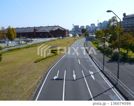 みなとみらいの都市道路 136074099