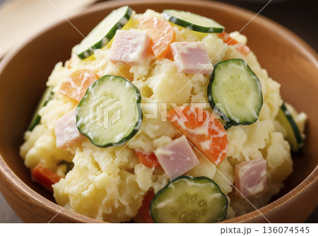 ポテトサラダ 136074545