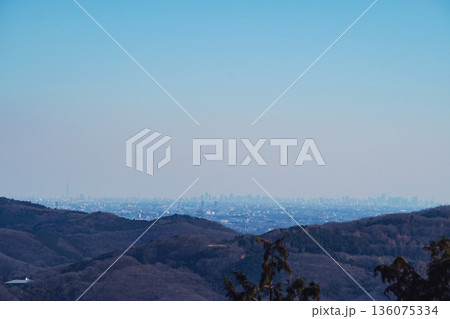 官ノ倉山から見る東京方面の風景【外秩父七峰縦走ハイキングコース】埼玉県小川町 官ノ倉山から見る東京方面の風景【外秩父七峰縦走ハイキングコース】埼玉県小川町 136075334