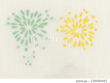 2つの花火の刺繍 136080441