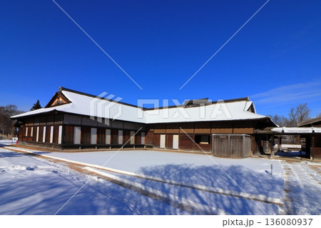 史跡 根城の広場 本丸跡の復元 日本100名城《青森》 史跡 根城の広場 本丸跡の復元 日本100名城《青森》 136080937