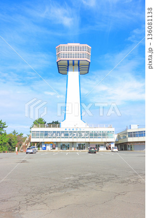 福井県坂井市、東尋坊タワーの風景 福井県坂井市、東尋坊タワーの風景 136081138
