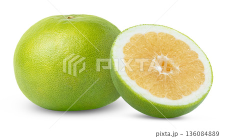 Ripe green grapefruit sweetie with half of grapefruit sweetie with clipping path. Sweetie or Pomelit, pomelo or Oroblanco fruits with cut in a half isolated. Green citrus fruit with half isolated. 136084889