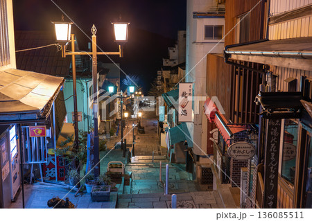 伊香保温泉 石段街の夜景 伊香保温泉 石段街の夜景 136085511