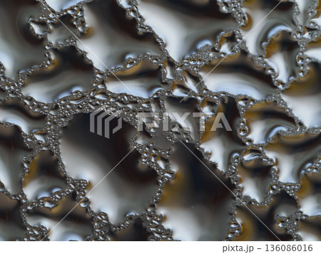 ガラス表面に広がる微細な水滴の抽象的なマクロテクスチャ ガラス表面に広がる微細な水滴の抽象的なマクロテクスチャ 136086016