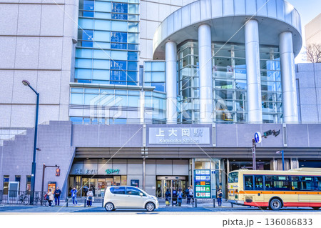 横浜市港南区の都市風景 上大岡駅 横浜市港南区の都市風景 上大岡駅 136086833