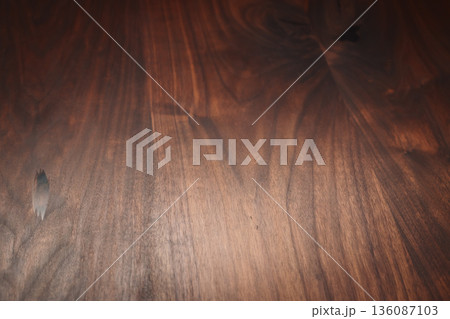 empty black walnut table closeup empty black walnut table closeup 136087103