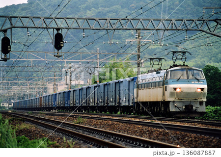 2007年 東海道線を走るEF66106専用貨物列車 2007年 東海道線を走るEF66106専用貨物列車 136087887