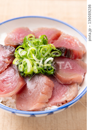 おいしい鰹丼 おいしい鰹丼 136089286