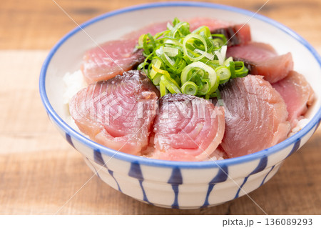 おいしい鰹丼 おいしい鰹丼 136089293