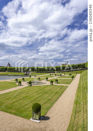 Formal French garden design with chateau in Villandry 136089346