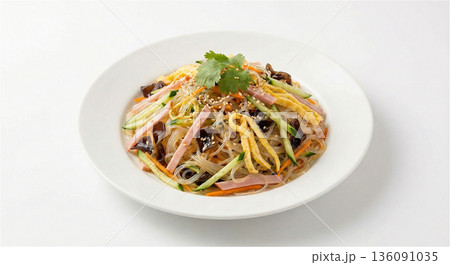 中華春雨サラダ 冷菜 飲茶 点心 食べ放題メニュー 白バック 1人前 136091035