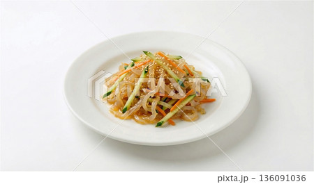 クラゲのあえもの 中華冷菜 飲茶 点心 食べ放題メニュー 白バック 136091036