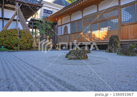 輪王寺 枯山水庭園と冬支度の静寂 輪王寺 枯山水庭園と冬支度の静寂 136091067