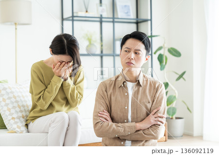 夫婦喧嘩　 136092119