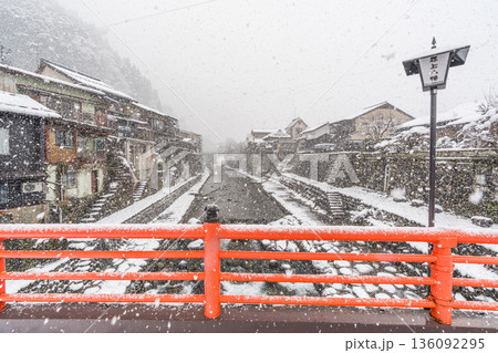 郡上八幡　冬　（岐阜県） 136092295