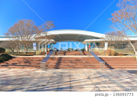 【佐賀県】快晴下の吉野ヶ里歴史公園（歴史公園センター） 136093773