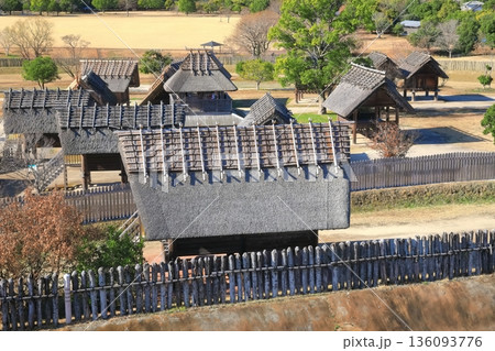 【佐賀県】快晴下の吉野ヶ里歴史公園（蔵と市） 136093776