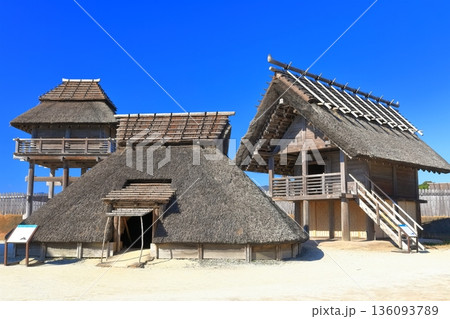 【佐賀県】快晴下の吉野ヶ里歴史公園（北内郭） 136093789