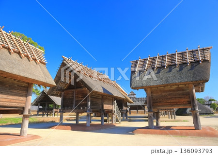 【佐賀県】快晴下の吉野ヶ里歴史公園（蔵と市） 136093793