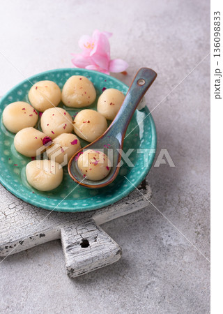 Tang yuan rice dumpling balls for Chinese lunar New year celebration Tang yuan rice dumpling balls for Chinese lunar New year celebration 136098833