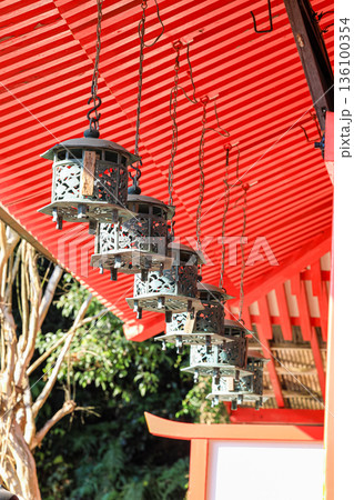 Japan style hanging lantern lamp in Japanese Shrine and temple. Japan style hanging lantern lamp in Japanese Shrine and temple. 136100354